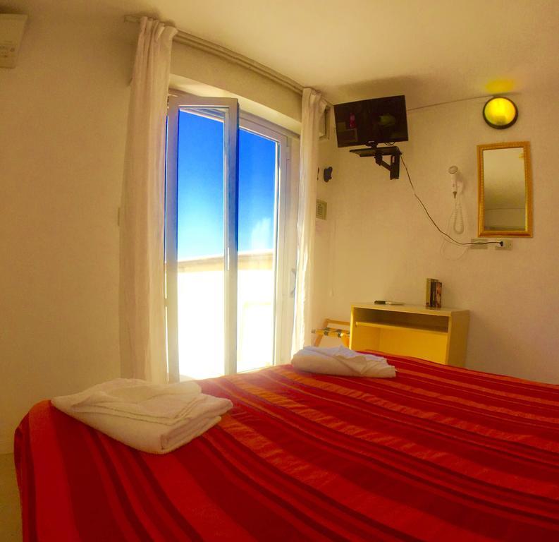 Hotel Mehari Риччоне Экстерьер фото